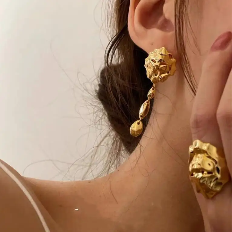Kaimei 2021 new vintage forging section European designer tide brand high quality fashionable lion-shaped brand earrings ring, Many colors fyi
Kaimei 2021 new vintage forging section European designer tide brand high quality fashionable lion-shaped brand earrings ring, Many colors fyi