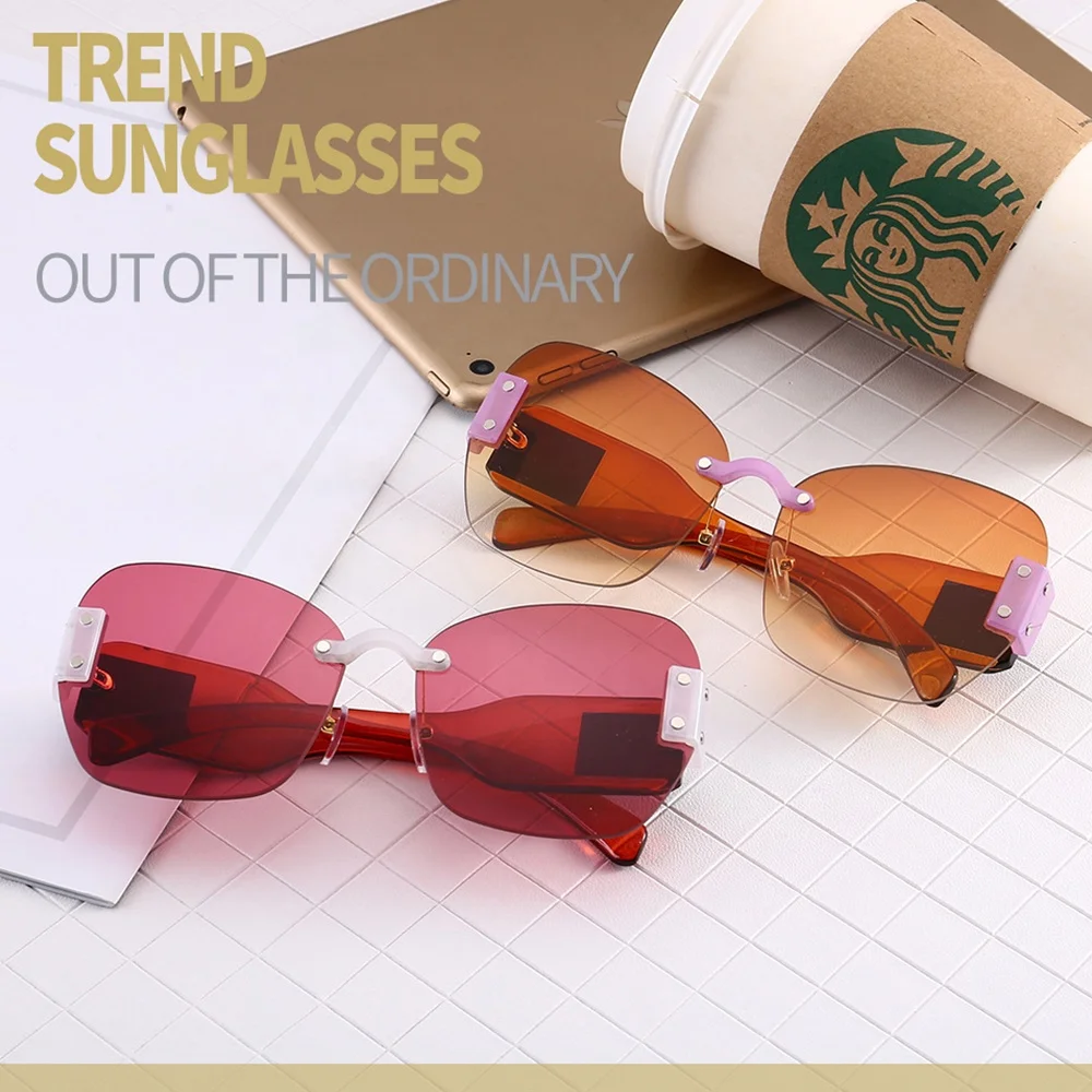 Luxury Brand Rivet Vintage Woman Shades Brand Sunglasses 2021 Oversized Frameless Subglasses Women Sunglasses
Luxury Brand Rivet Vintage Woman Shades Brand Sunglasses 2021 Oversized Frameless Subglasses Women Sunglasses