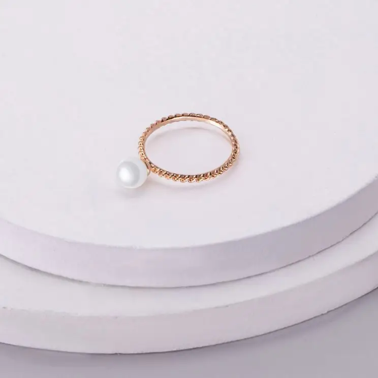 YR10028 New Arrival Simple Daily Design Delicate Rose Gold Plated Brass Wire Pearl Ring Jewelry Women with Low Price
YR10028 New Arrival Simple Daily Design Delicate Rose Gold Plated Brass Wire Pearl Ring Jewelry Women with Low Price
