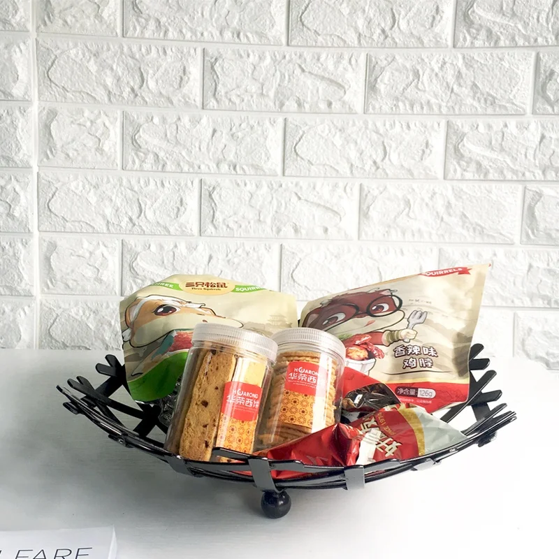 Hotel decorate fruit basket simple hollow metal material food storage tray for kitchen
Hotel decorate fruit basket simple hollow metal material food storage tray for kitchen