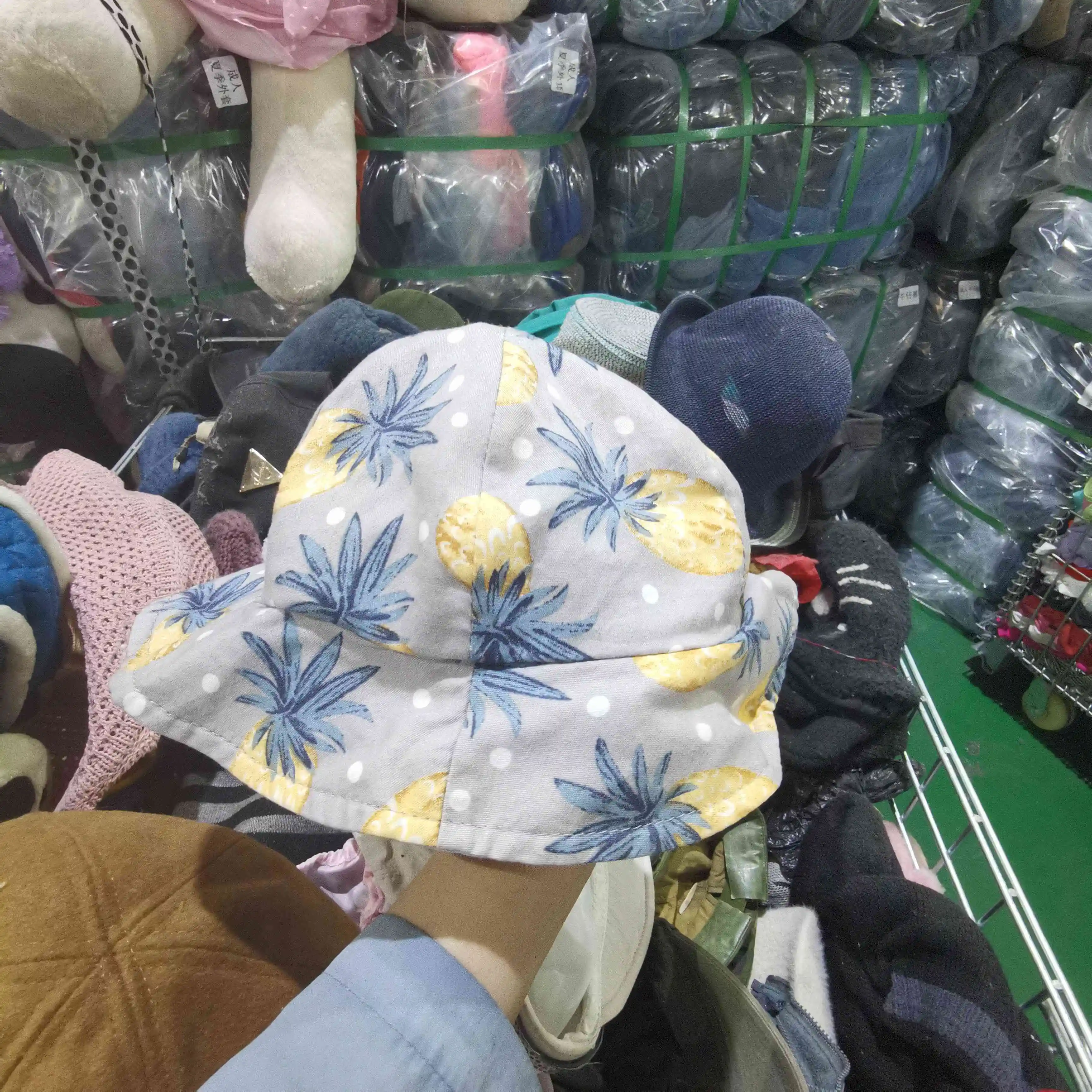 Factory Wholesale Second Hand Clothing Mixed Bales, Bales Of Mixed Used Clothes Second Hand toddler floppy hat, Mixed color
Factory Wholesale Second Hand Clothing Mixed Bales, Bales Of Mixed Used Clothes Second Hand toddler floppy hat, Mixed color