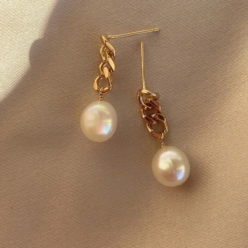 Vintage S925 Silver Needle Link Chain Dangling Pearl Earring Individuality Golden Chain Pearl Drop Earring
Vintage S925 Silver Needle Link Chain Dangling Pearl Earring Individuality Golden Chain Pearl Drop Earring