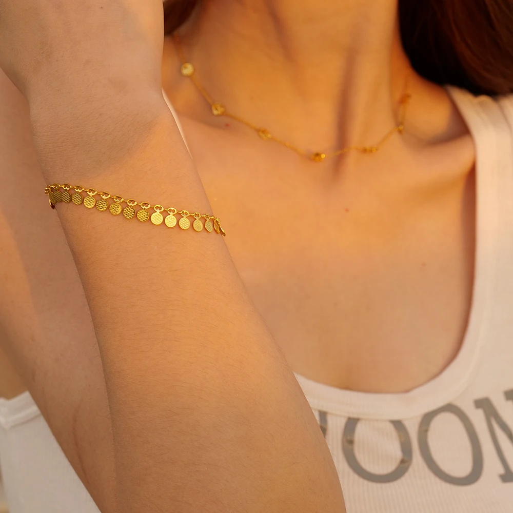 Tassels Charm Bracelet Stainless Steel 18K Gold-plated Shining Texture Tassel Round Pendant Bracelets For Women
Tassels Charm Bracelet Stainless Steel 18K Gold-plated Shining Texture Tassel Round Pendant Bracelets For Women