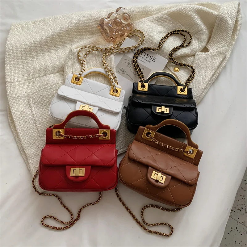 2021 New trend-shaped ringed chain bag Hand-held cross-body bag Underarm bag lady, White, red, black, brown
2021 New trend-shaped ringed chain bag Hand-held cross-body bag Underarm bag lady, White, red, black, brown