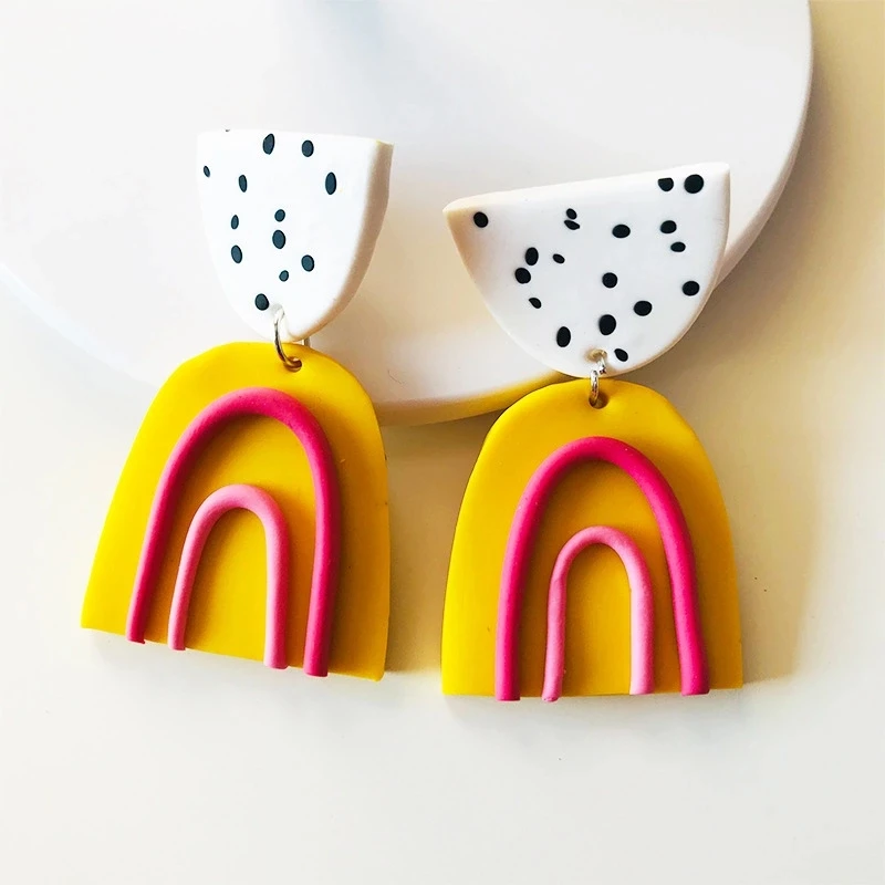 2020 colorful gilded pendant arched handmade polymer clay women's earrings fashion geometric jewelry factory custom wholesale
2020 colorful gilded pendant arched handmade polymer clay women's earrings fashion geometric jewelry factory custom wholesale