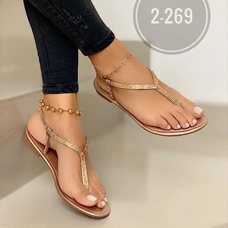 2022 summer new fashion rhinestone flat sandals plus size flip-flops beach sandals women's plus size diamond-studded sandals 
2022 summer new fashion rhinestone flat sandals plus size flip-flops beach sandals women's plus size diamond-studded sandals