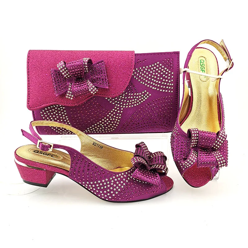 2021 crystal ladies fancy flat sandal women bags african shoes wholesale shoe and bag set for
2021 crystal ladies fancy flat sandal women bags african shoes wholesale shoe and bag set for