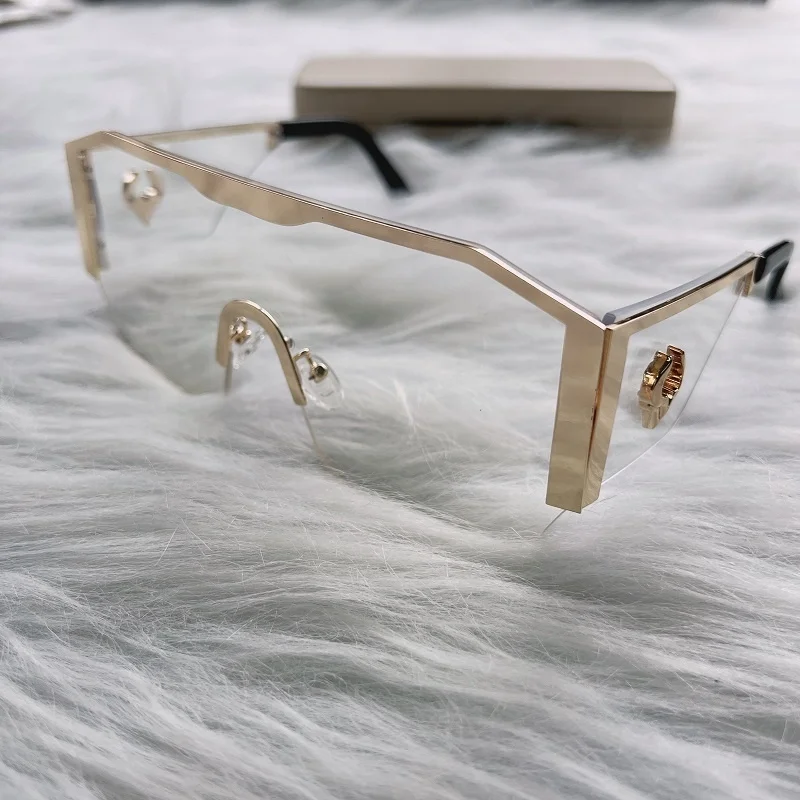 New Fashion Cow Totem Designer Luxury Gradient Lens Big Frame Flat Top Punk Shades Men Sunglasses, Custom colors
New Fashion Cow Totem Designer Luxury Gradient Lens Big Frame Flat Top Punk Shades Men Sunglasses, Custom colors
