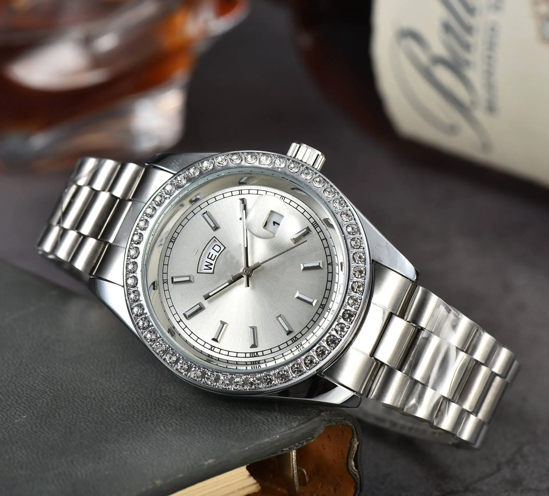 Explosive Diamonds National Double Three Diamonds Log Classic Watch Men's Stainless Steel Watch Factory Wholesale
Explosive Diamonds National Double Three Diamonds Log Classic Watch Men's Stainless Steel Watch Factory Wholesale