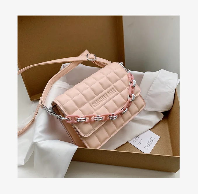 2021 popular women's chain messenger bag letter printing simple one-shoulder handbag girls fashion wholesale, 4 colors
2021 popular women's chain messenger bag letter printing simple one-shoulder handbag girls fashion wholesale, 4 colors