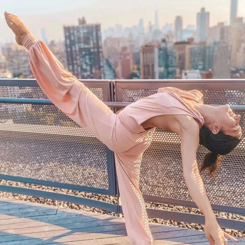 2021 New Sexy Halter Yoga Suit Casual Loose Summer Sweatpants Pure Color Yoga Pants Jumpsuit for Women
2021 New Sexy Halter Yoga Suit Casual Loose Summer Sweatpants Pure Color Yoga Pants Jumpsuit for Women