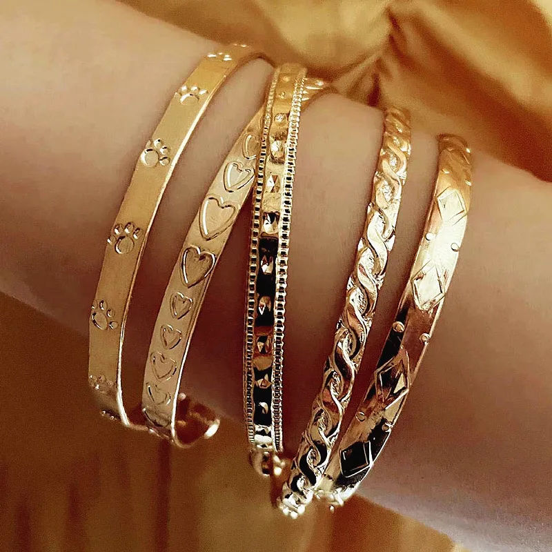 5 Pcs/Set Ins European American Cross Border Jewelry Animal Footprints Love Diamond Shaped Twist Bracelet Set Open Bracelet Set, Gold
5 Pcs/Set Ins European American Cross Border Jewelry Animal Footprints Love Diamond Shaped Twist Bracelet Set Open Bracelet Set, Gold