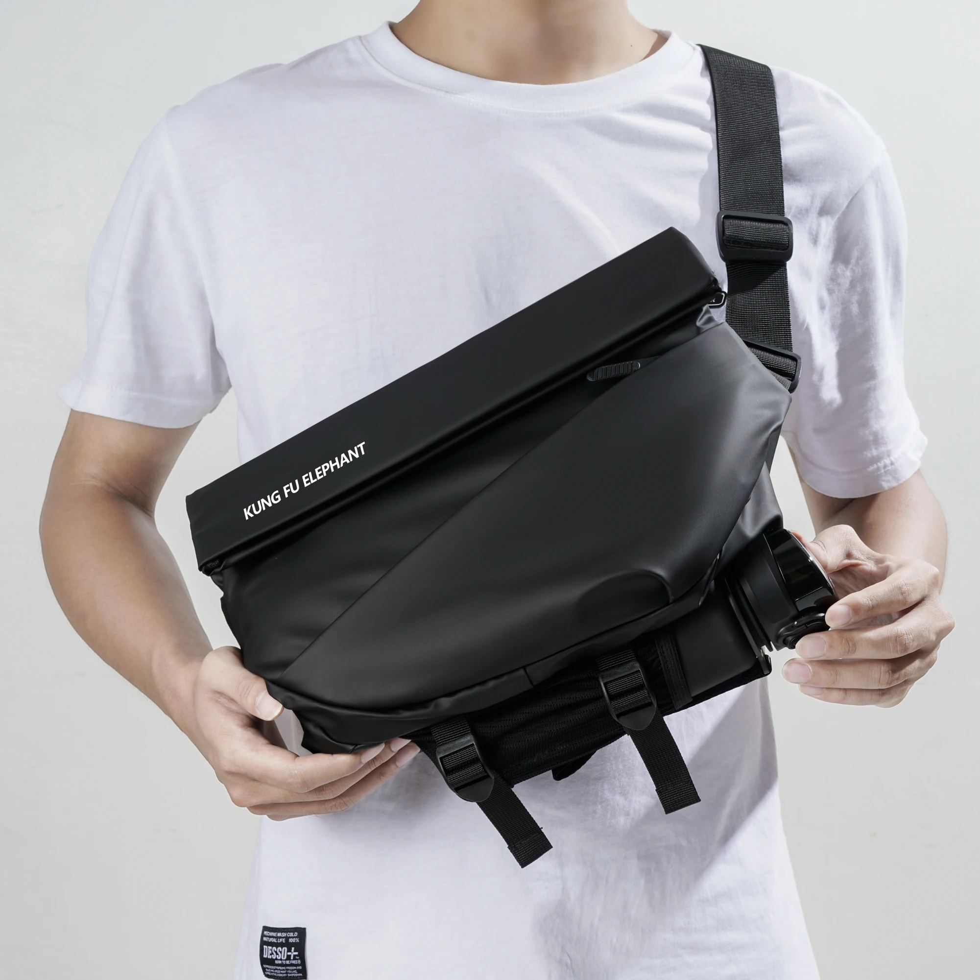 2022 New Wholesale Sports Crossbody Back Pack Custom Logo Mens Chest Bag Waterproof Shoulder Sling Bag For Men
2022 New Wholesale Sports Crossbody Back Pack Custom Logo Mens Chest Bag Waterproof Shoulder Sling Bag For Men