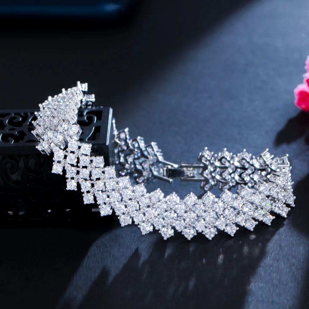 Bling Cubic Zirconia Luxury Big Round Wide Tennis Bracelet for Women White Gold Plated Wedding Bridal Party Jewelry Gift
Bling Cubic Zirconia Luxury Big Round Wide Tennis Bracelet for Women White Gold Plated Wedding Bridal Party Jewelry Gift