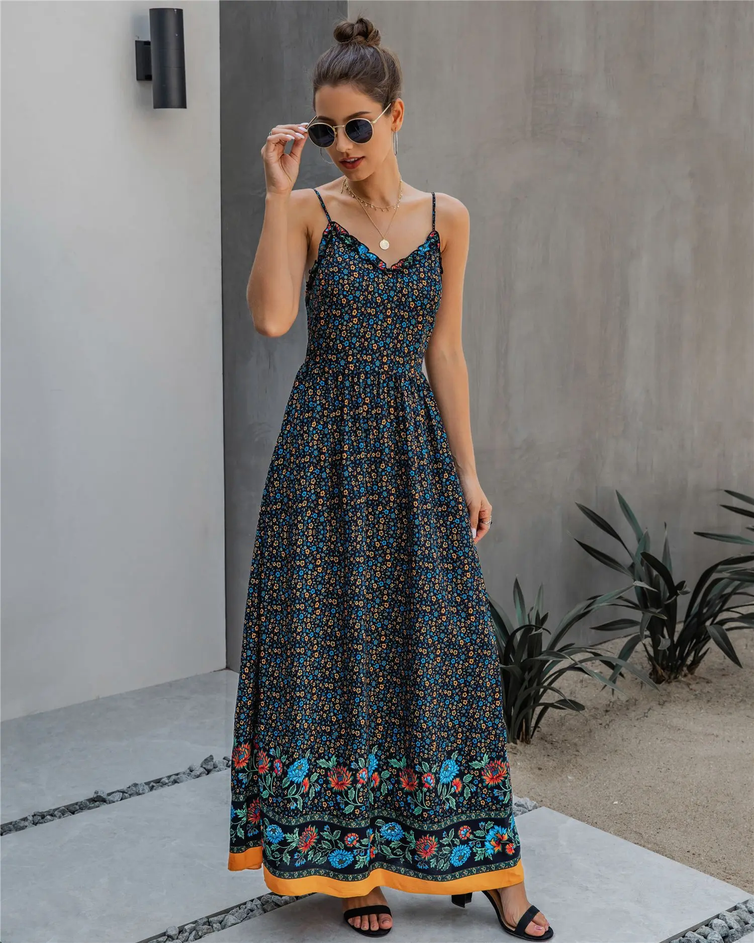 RTS women summer maxi floral v-neck dresses sleeveless floral printed bohemian maxi beach dress
RTS women summer maxi floral v-neck dresses sleeveless floral printed bohemian maxi beach dress