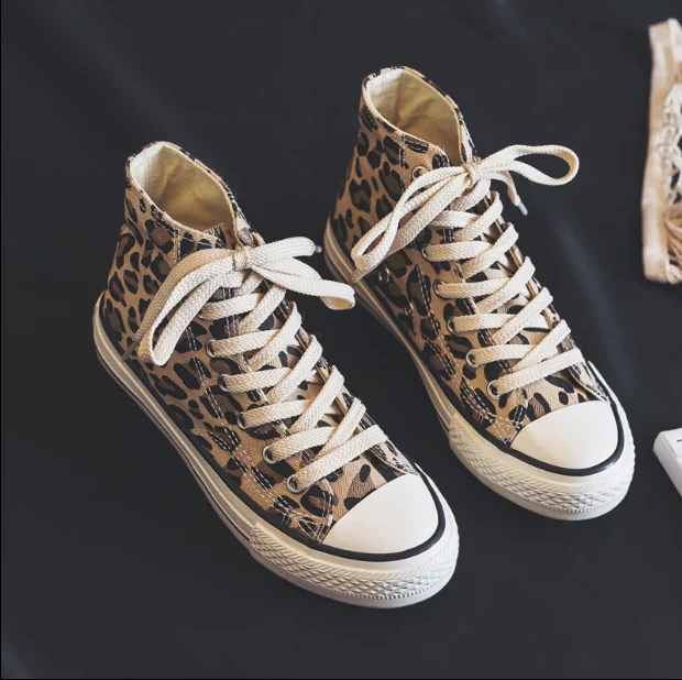 2021 summer new leopard print canvas shoes Korean version of Joker casual flat ladies shoes
2021 summer new leopard print canvas shoes Korean version of Joker casual flat ladies shoes