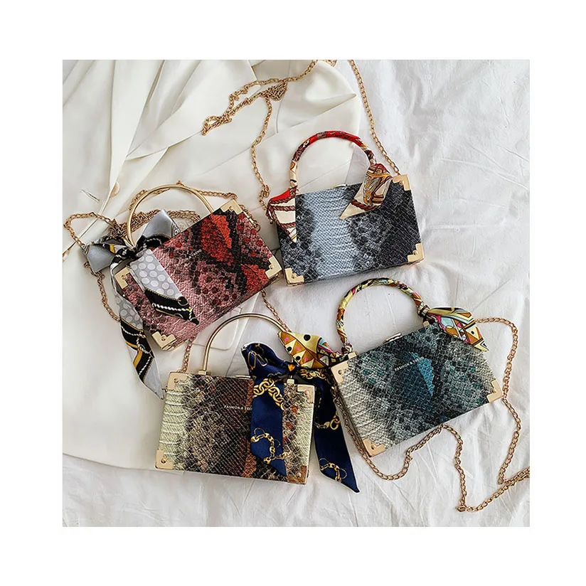Serpentine Pattern Women Square Bags With Silk Scarves Metal Handle Shoulder Messenger Handbag Snake Print Vintage Crossbody Bag
Serpentine Pattern Women Square Bags With Silk Scarves Metal Handle Shoulder Messenger Handbag Snake Print Vintage Crossbody Bag