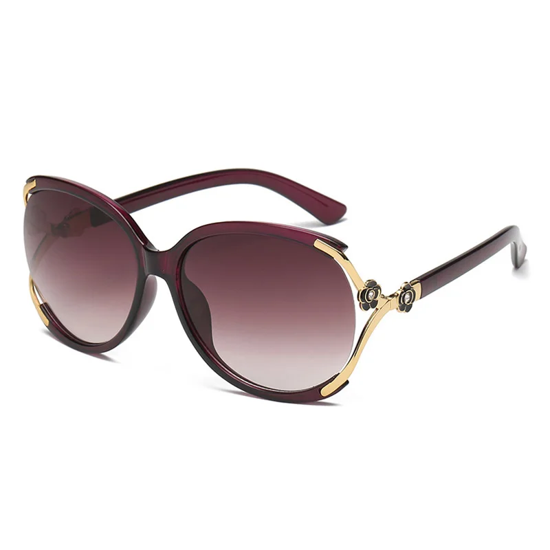 2021 sunglasses European and American hollow ornament small diamond lady classic sunglasses
2021 sunglasses European and American hollow ornament small diamond lady classic sunglasses