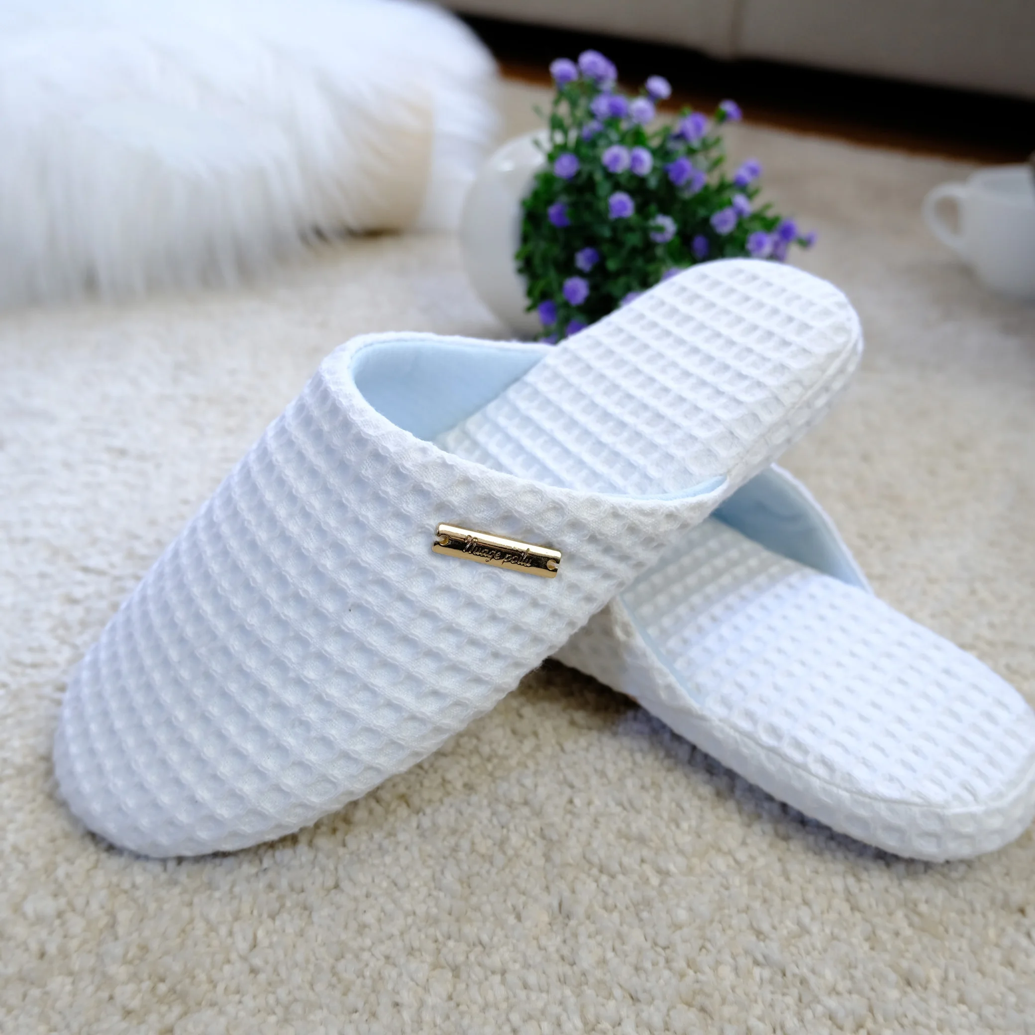 2021 High Quality Customized Logo New Waffle Winter House Indoor Hotel Women's Slippers
2021 High Quality Customized Logo New Waffle Winter House Indoor Hotel Women's Slippers