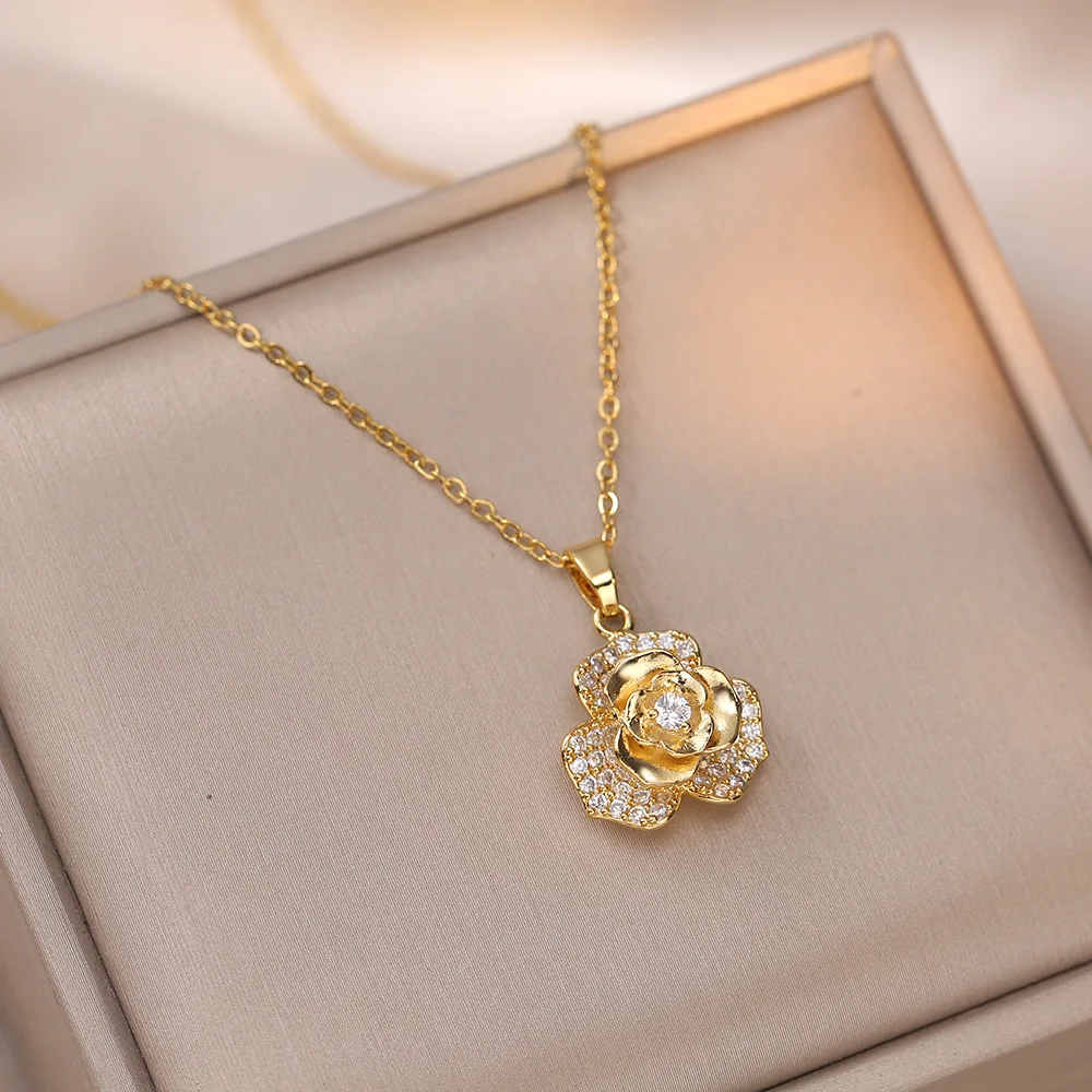 Newest 18k Gold Plated Diamond Rose Flower Rotating Stainless Steel Zircon Flower Necklace For Women
Newest 18k Gold Plated Diamond Rose Flower Rotating Stainless Steel Zircon Flower Necklace For Women
