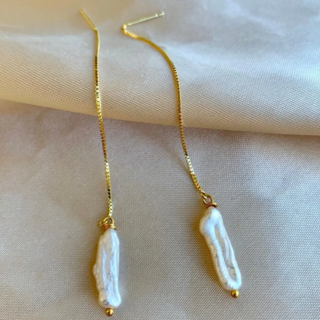 2021 new arrived Pearl Threader Earrings 18k Gold wholesale price for women 
2021 new arrived Pearl Threader Earrings 18k Gold wholesale price for women
