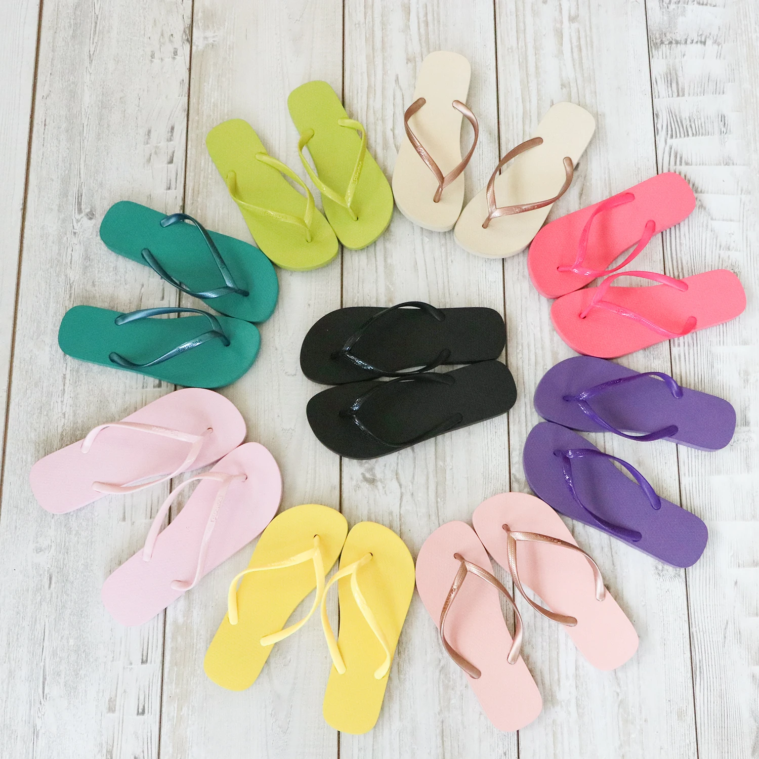 Wholesales High Quality Outdoor PVC Beach Bath Men Flip Flops Flipflops Sandals Slippers For Women, Customized color
Wholesales High Quality Outdoor PVC Beach Bath Men Flip Flops Flipflops Sandals Slippers For Women, Customized color