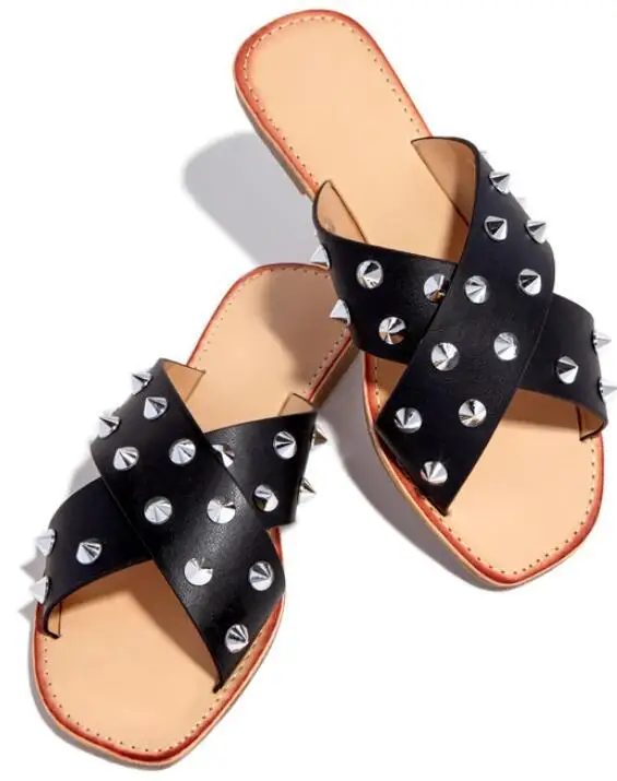 New fashion Flat women Slippers with Spikes Soft Leather Rivet Sandals Flat sandals for women and ladies, Black, brown, snakeskin
New fashion Flat women Slippers with Spikes Soft Leather Rivet Sandals Flat sandals for women and ladies, Black, brown, snakeskin