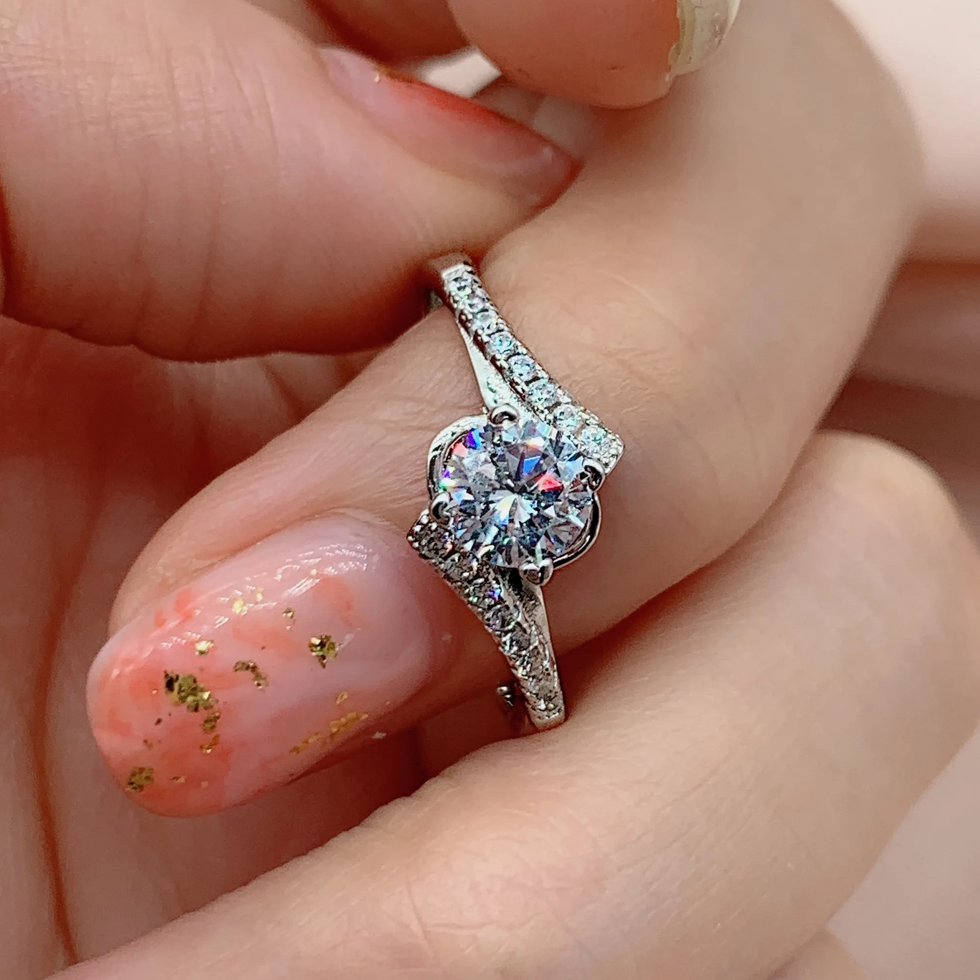 Romantic style classic 45 point diamond ring cute flower girl beautiful women's ring 5A zircon silver jewelry, White/oem
Romantic style classic 45 point diamond ring cute flower girl beautiful women's ring 5A zircon silver jewelry, White/oem