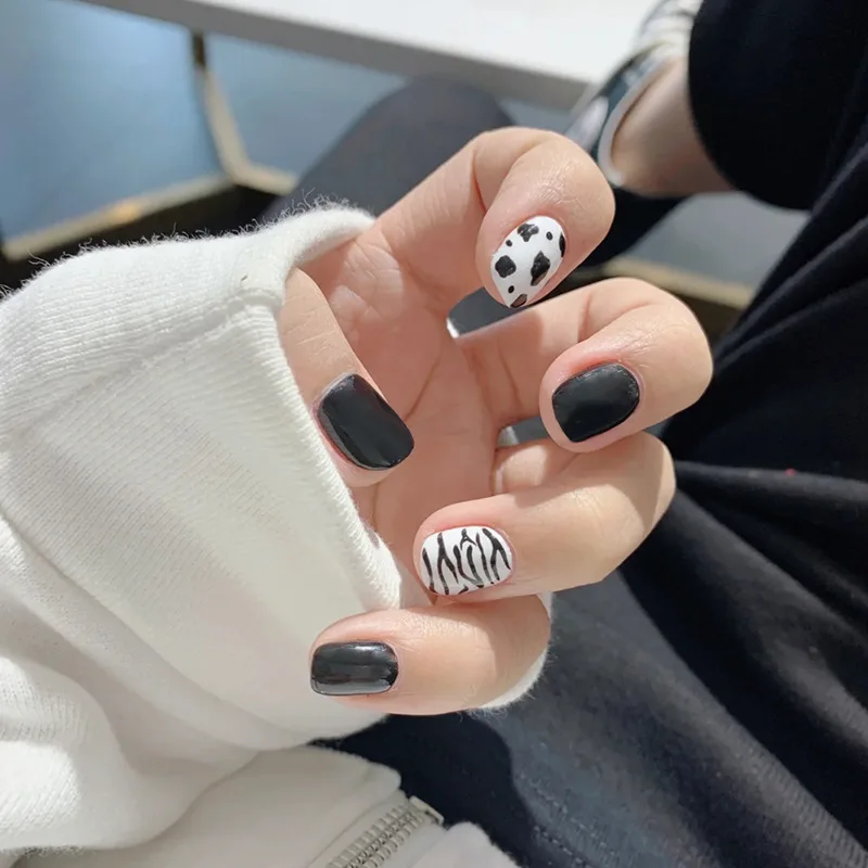 Short Matte Press On Nails Full Cover Coffin Nails Faux Ongle Extension Fake Presson Artificial Fingernails French Nail Tips, Colorful
Short Matte Press On Nails Full Cover Coffin Nails Faux Ongle Extension Fake Presson Artificial Fingernails French Nail Tips, Colorful