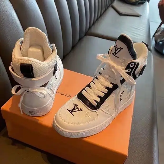 Women Winter Luxury leisure flat sneakers ankle boots white lace on fashion waking style new arrival hiking boots
Women Winter Luxury leisure flat sneakers ankle boots white lace on fashion waking style new arrival hiking boots