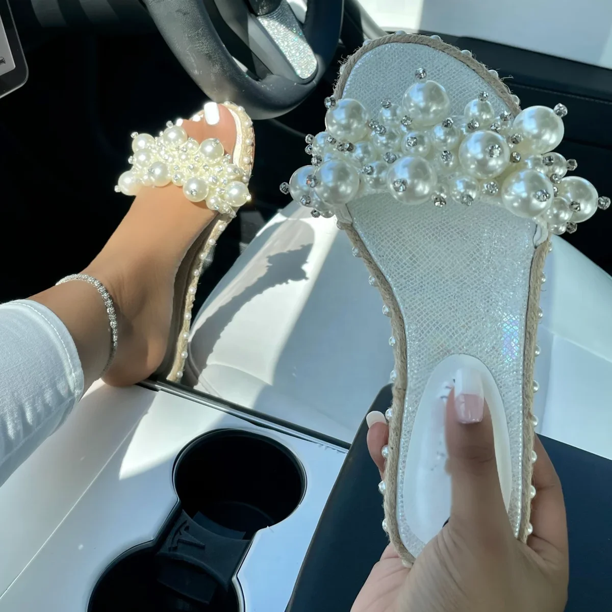 Colorfully Women Flat Slides Shoes Surface With Pearl Decoration Open Toes Outdoor Women Summer Flat Slides slippers, Black white green pink
Colorfully Women Flat Slides Shoes Surface With Pearl Decoration Open Toes Outdoor Women Summer Flat Slides slippers, Black white green pink