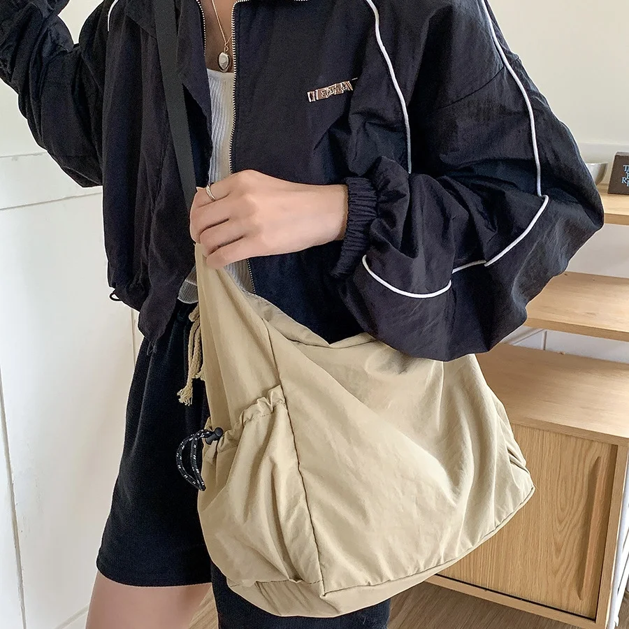 New products large capacity casual neutral nylon bag fashion plain sports crossbody bag simple shoulder bag for women
New products large capacity casual neutral nylon bag fashion plain sports crossbody bag simple shoulder bag for women