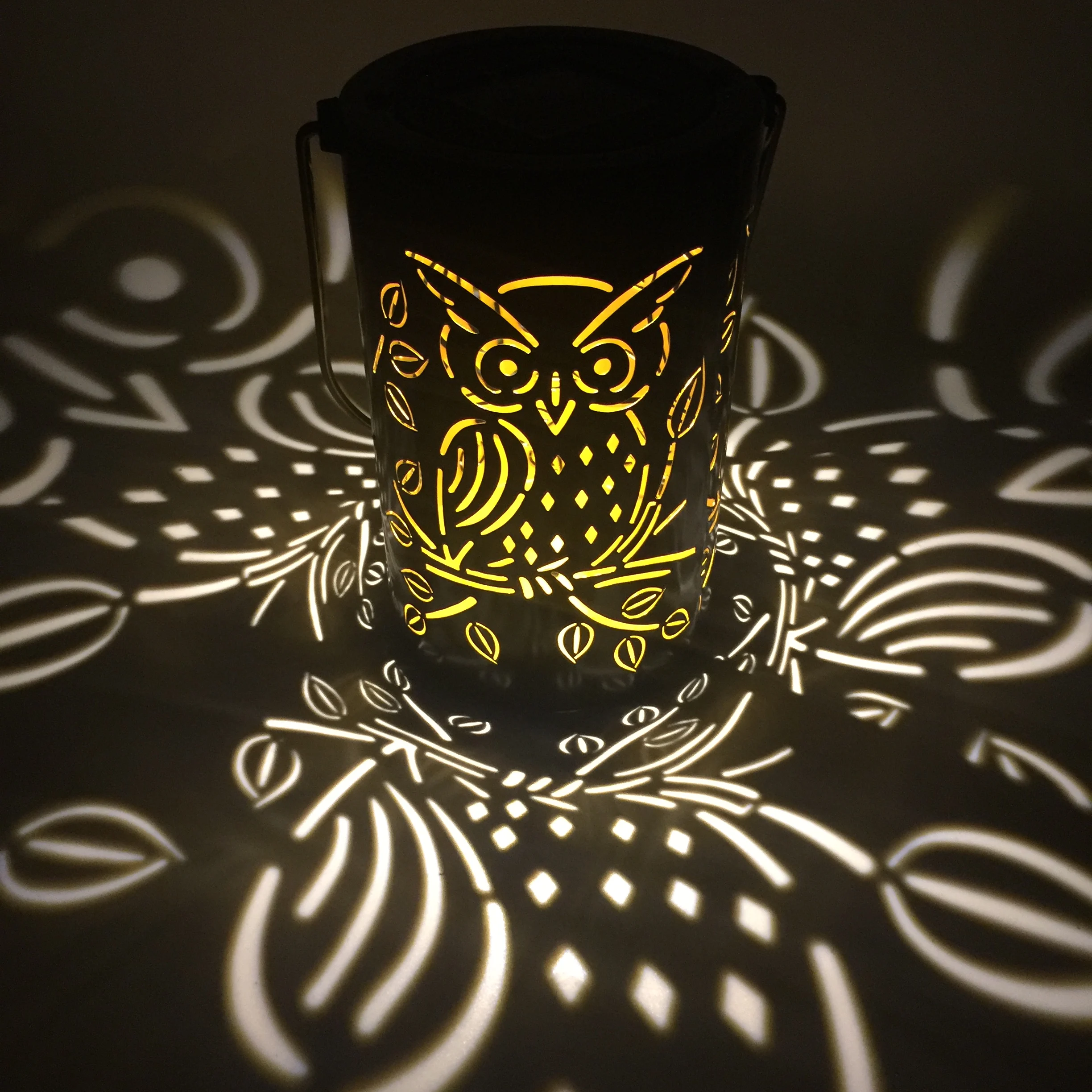 Carved Vintage Hollow Iron Decorative Garden Hanging Lantern White With Handle Solar Lamp For Outdoor, As picture shown or customized
Carved Vintage Hollow Iron Decorative Garden Hanging Lantern White With Handle Solar Lamp For Outdoor, As picture shown or customized
