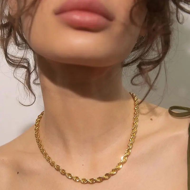 HongTong Women Collar Twist Necklaces Design Thick Chain Cold Wind Clavicle Chain Copper Plated Real Gold Necklace Chain
HongTong Women Collar Twist Necklaces Design Thick Chain Cold Wind Clavicle Chain Copper Plated Real Gold Necklace Chain