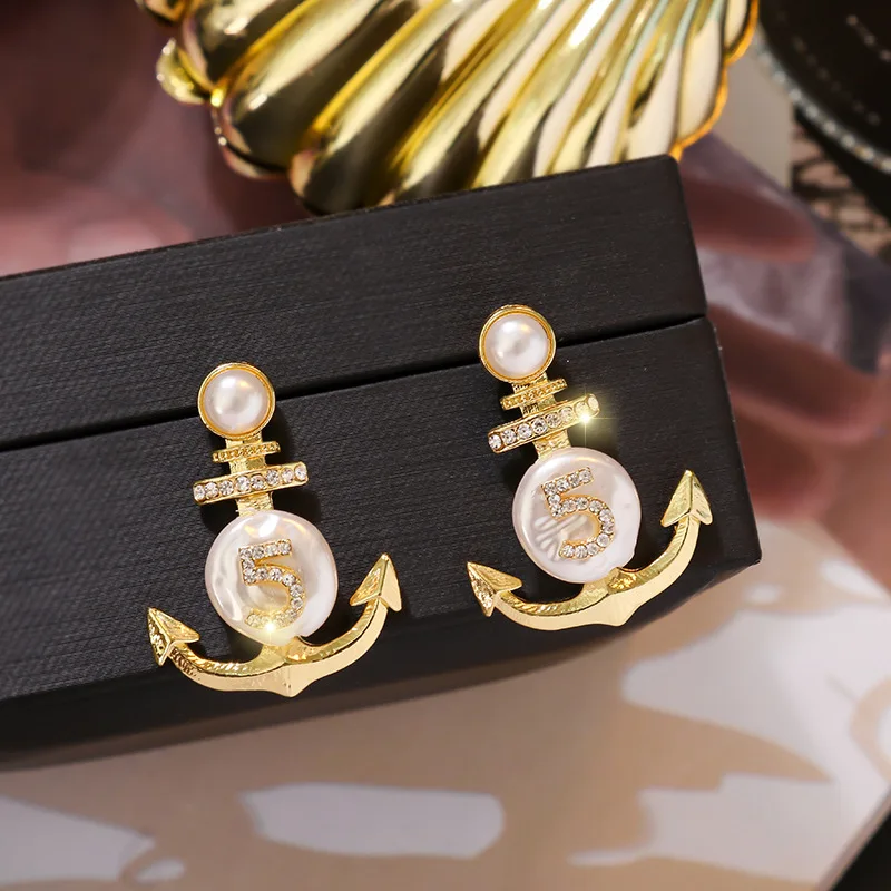 Fashion Korea Golden Metal Anchor Earrings Stud Women Geometric Imitation Pearl Drop Earrings Jewelry (KER594), Same as the picture
Fashion Korea Golden Metal Anchor Earrings Stud Women Geometric Imitation Pearl Drop Earrings Jewelry (KER594), Same as the picture