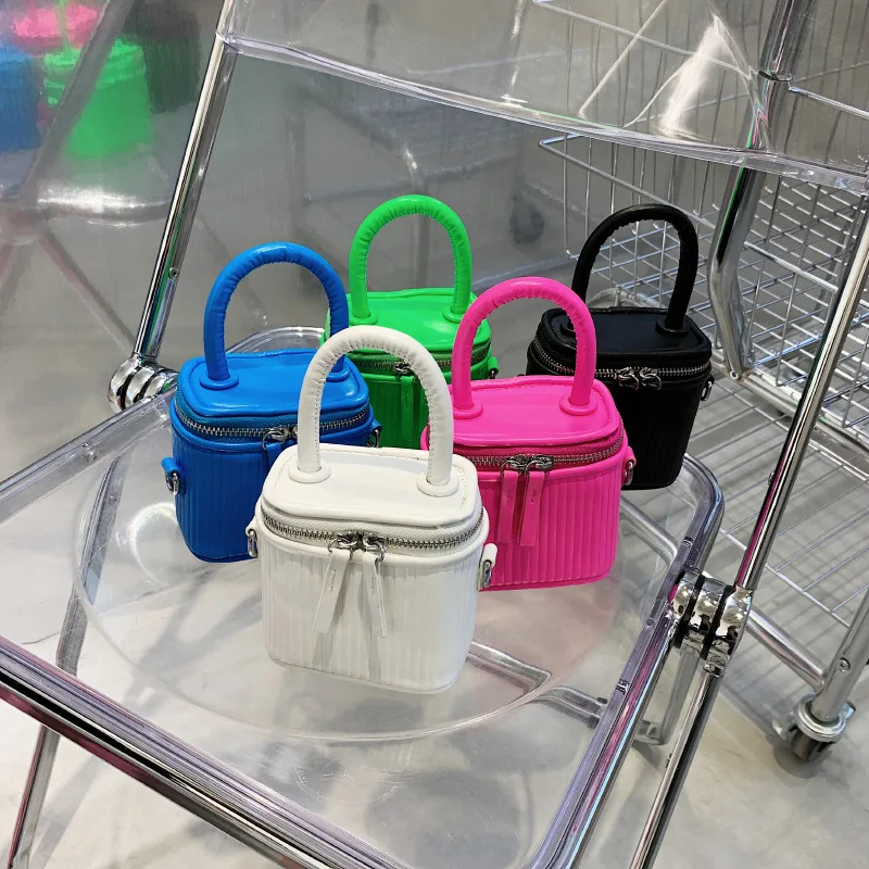 2021 Fashion Striped Mini Lipstick Small Bag New Fashion Portable Bucket Bag Personalized Messenger Bag, Hot pink lime green black
2021 Fashion Striped Mini Lipstick Small Bag New Fashion Portable Bucket Bag Personalized Messenger Bag, Hot pink lime green black