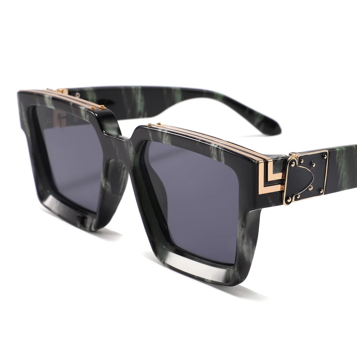 New European and American boxy sunglasses ladies millionaire fashion street shot punk sunglasses 2022
New European and American boxy sunglasses ladies millionaire fashion street shot punk sunglasses 2022