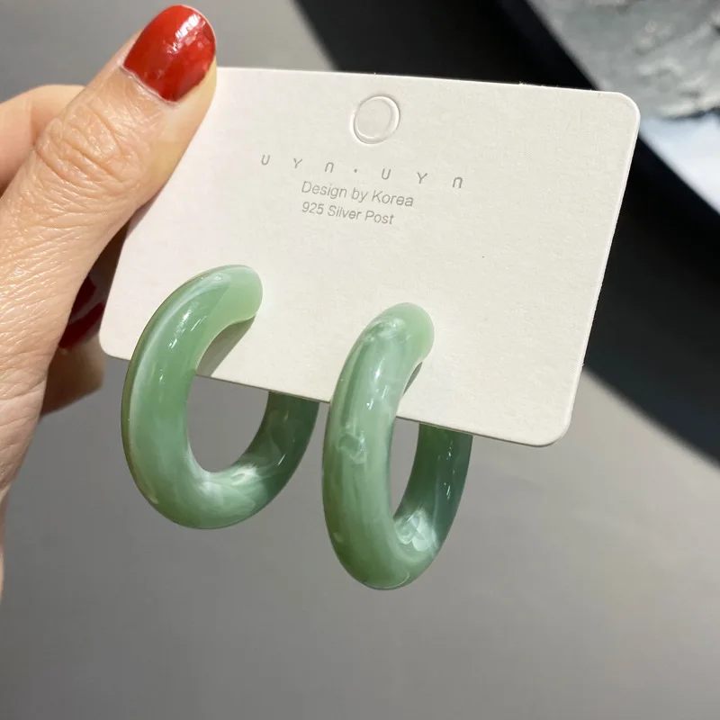 Boho Statement Geometric C-Shaped Hoop Earring Chunky Acrylic Resin Circle Stud Earrings Wedding Jewelry
Boho Statement Geometric C-Shaped Hoop Earring Chunky Acrylic Resin Circle Stud Earrings Wedding Jewelry