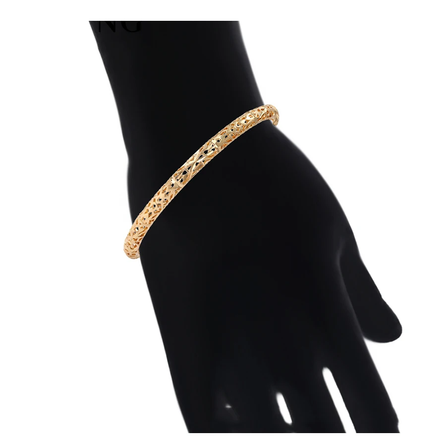 52633 xuping hollow simple deisgns butterfly no stone bangle 
52633 xuping hollow simple deisgns butterfly no stone bangle