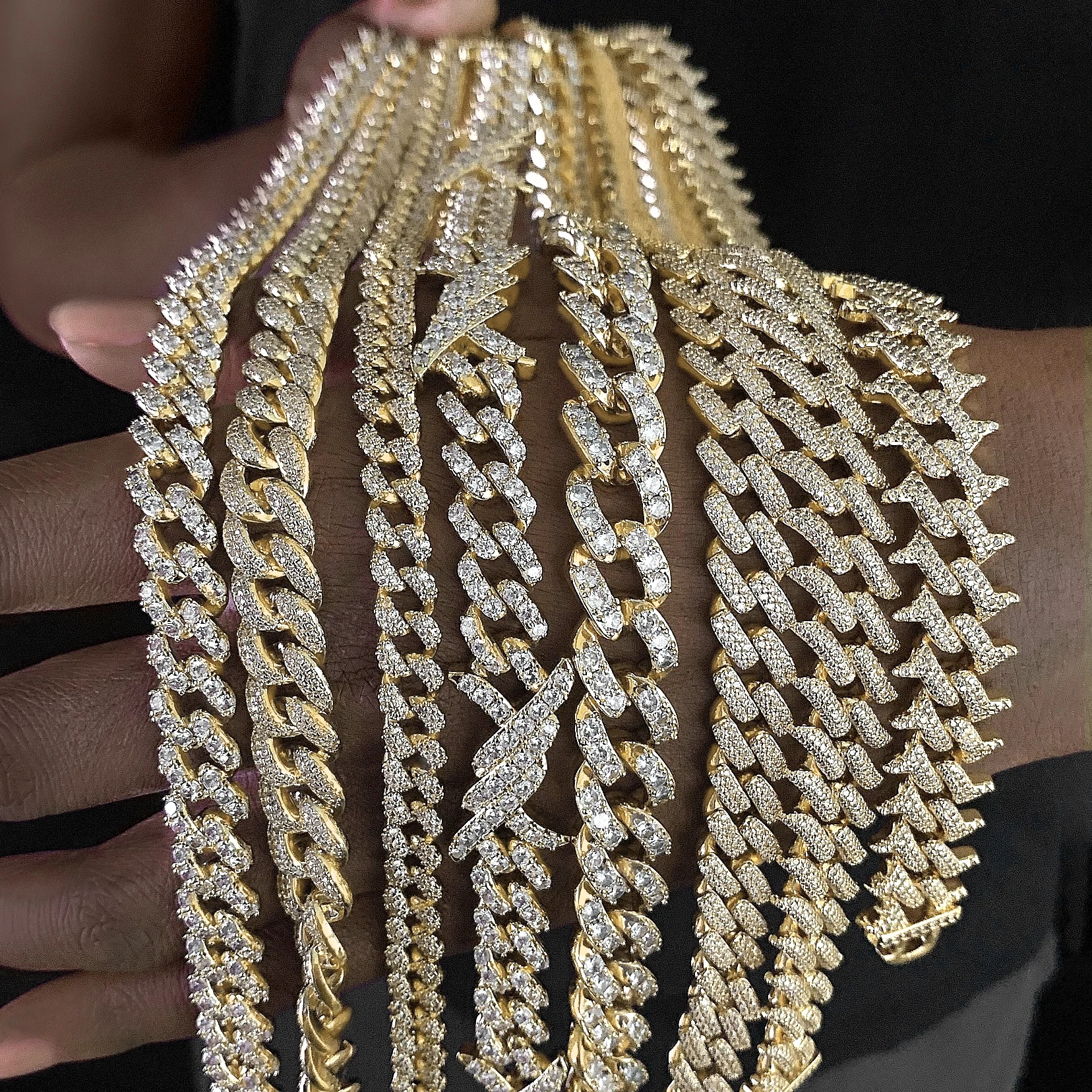 2022 Hot Sale Cuba Chain Diamond 12mm White Gold hip hop jewelry Iced Out Cuban Link Chain Necklace
2022 Hot Sale Cuba Chain Diamond 12mm White Gold hip hop jewelry Iced Out Cuban Link Chain Necklace