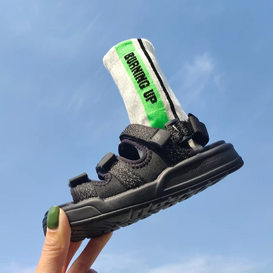 Men's sports sandals small children's shoes non-slip soft soled elementary school children's beach shoes
Men's sports sandals small children's shoes non-slip soft soled elementary school children's beach shoes