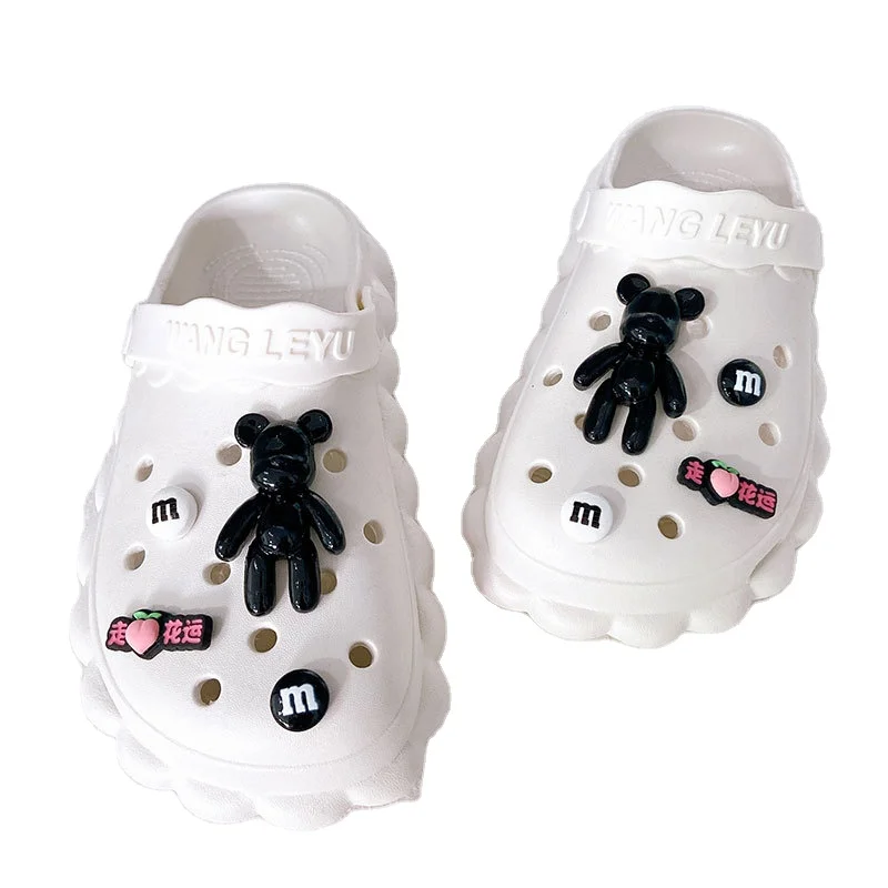 Fashion Violent Bear Shoe Buckle Hole Shoes DIY Cute Anime Bear Crocs Accessories Heart Shoes Charms
Fashion Violent Bear Shoe Buckle Hole Shoes DIY Cute Anime Bear Crocs Accessories Heart Shoes Charms
