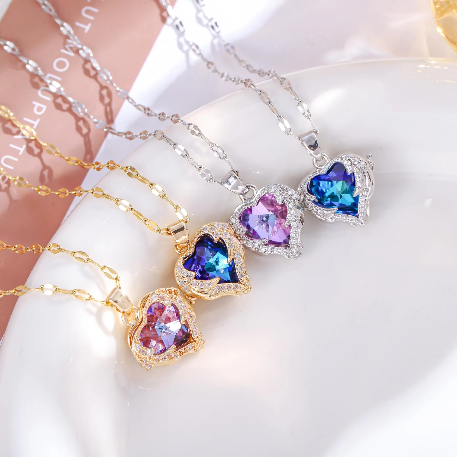 Stainless Steel Gold Clavicle Chain Necklace Blue Purple Crystal Heart Pendant Necklace for Women Jewelry Gifts
Stainless Steel Gold Clavicle Chain Necklace Blue Purple Crystal Heart Pendant Necklace for Women Jewelry Gifts