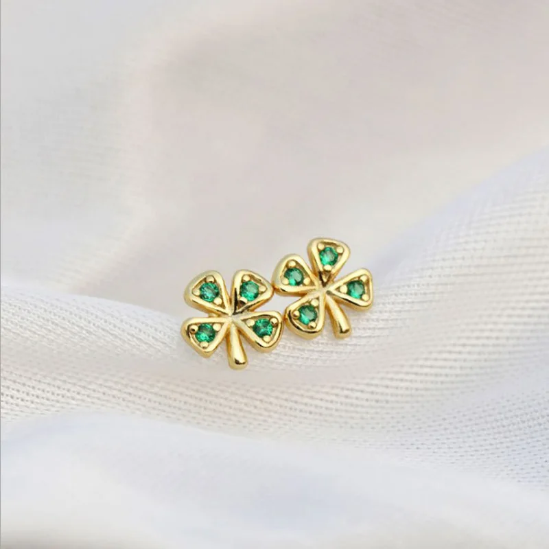Latest design 925 sterling silver gold lucky four leaf clover mini zircon stud earrings
Latest design 925 sterling silver gold lucky four leaf clover mini zircon stud earrings