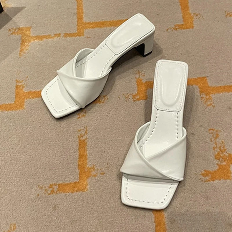 Wholesale High Quality Soft PU Leather Women Slippers Summer New Shallow Mules Slides Shoes Fashion Party Dress Low Heels Shoes
Wholesale High Quality Soft PU Leather Women Slippers Summer New Shallow Mules Slides Shoes Fashion Party Dress Low Heels Shoes