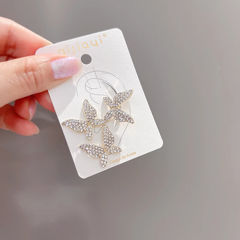 3pcs Cold Elegant Shiny Full Paved Cubic Zircon Butterfly Stud Earrings Bling Bling Crystal Rhinestone Butterfly Earrings
3pcs Cold Elegant Shiny Full Paved Cubic Zircon Butterfly Stud Earrings Bling Bling Crystal Rhinestone Butterfly Earrings