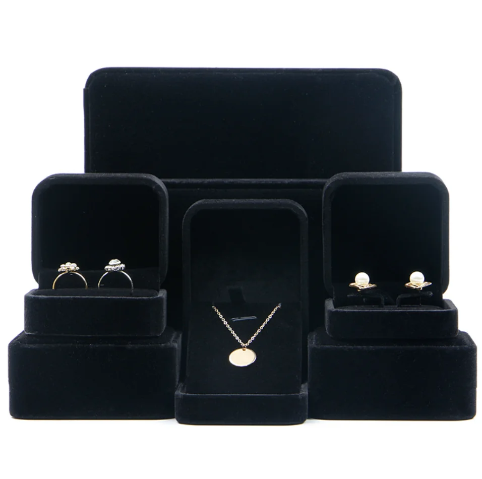 Wholesale custom logo stock velvet black jewellery jewelry boxes with logo luxury, Black, pink, blue, grey, red, cream, brown
Wholesale custom logo stock velvet black jewellery jewelry boxes with logo luxury, Black, pink, blue, grey, red, cream, brown