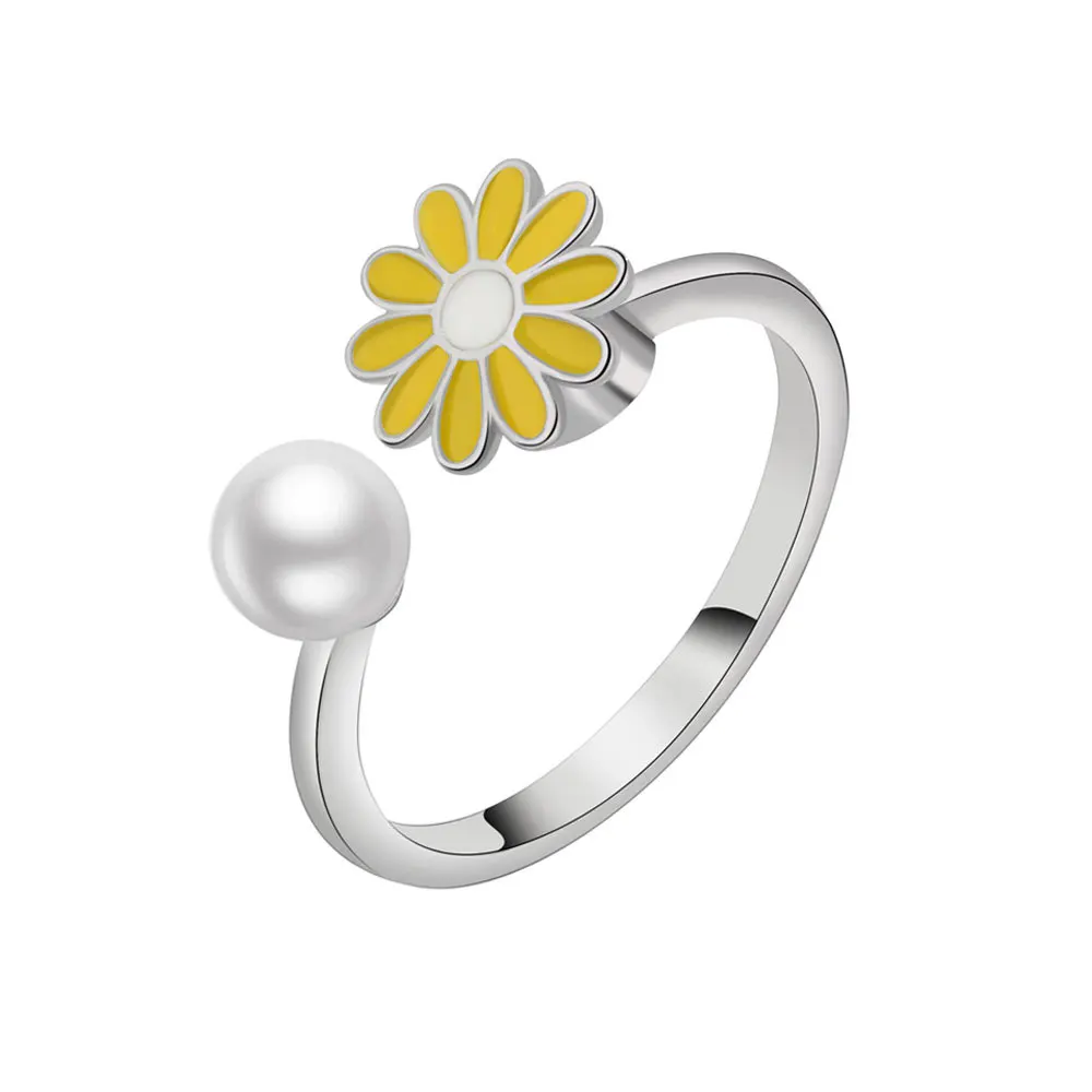 2022 Trendy Design Rotating Daisy Flower Open Ring Adjustable Enamel Flower Pearl Finger Ring
2022 Trendy Design Rotating Daisy Flower Open Ring Adjustable Enamel Flower Pearl Finger Ring