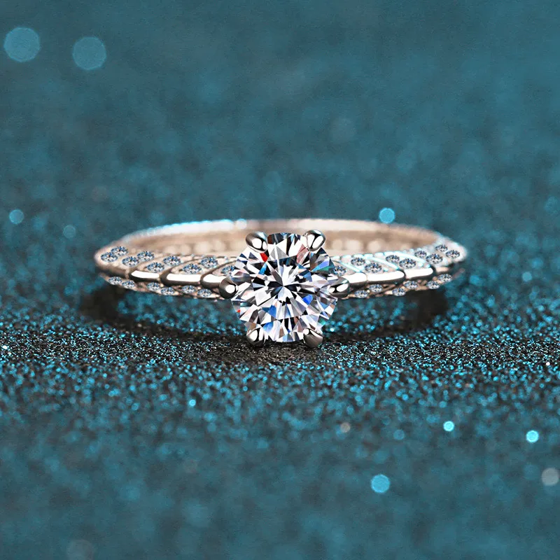 Silver 925 Original Diamond Test Past Brilliant Cut 1 Carat D Color Round Moissanite Wedding Ring Creative Gemstone Jewelry
Silver 925 Original Diamond Test Past Brilliant Cut 1 Carat D Color Round Moissanite Wedding Ring Creative Gemstone Jewelry