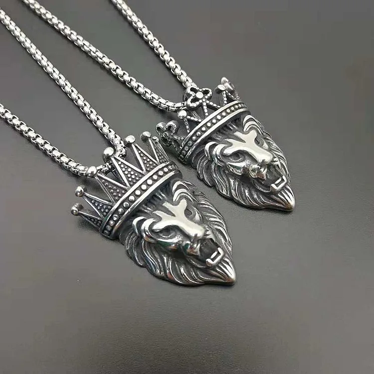 2021 New Punk Style Titanium Steel Animal Head Pendant Black Silver Color Crown Lion Head Necklace Pendant
2021 New Punk Style Titanium Steel Animal Head Pendant Black Silver Color Crown Lion Head Necklace Pendant